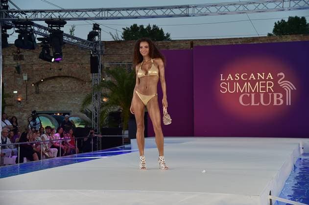 GermanyPremiere JURASSIC World Models on the catwalk by the pool ã LASCANA Summer Club Ò the well-known Hamburg lingerie and beachwear brand transformed the urban location ãMaayaÒ in Berlin Friedrichshain into a tropical oasis with pool in Berlin, on 02 07 2025 Photopress Mueller