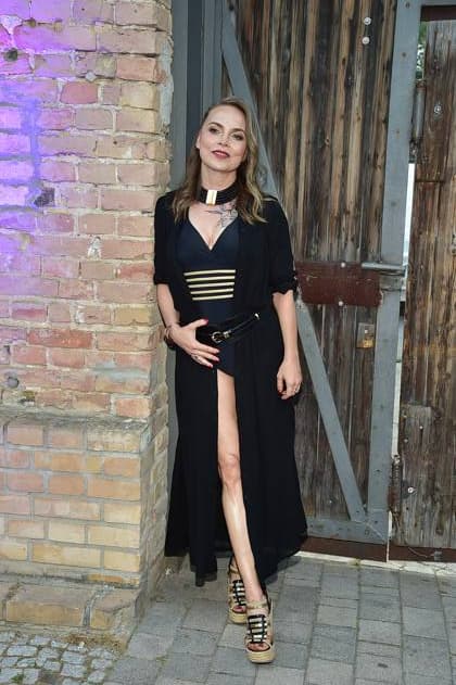 GermanyPremiere JURASSIC World Regina Halmich Ò LASCANA Summer Club Ò the well-known Hamburg lingerie and beachwear brand transformed the urban location ÒMaayaÓ in Berlin Friedrichshain into a tropical oasis with pool in Berlin, on 02 07 2025 Photopress Mueller