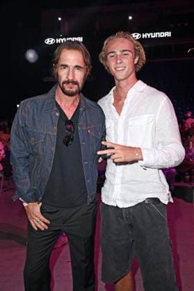 Thomas Hayo and Moritz Rüdiger at the Marcel Ostertag Fashion Show at Berlin Fashion Week S S 2026 in the Uber Eats Music Hall Berlin, 02 07 2025 Foto:xN.xKubelkax xFuturexImagex ostertag_5716