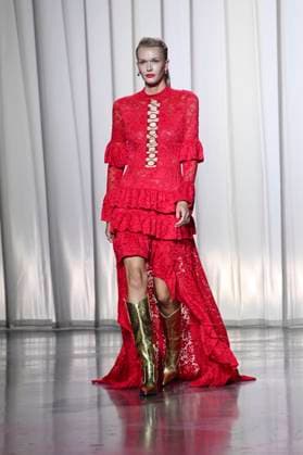 Model at the Marcel Ostertag Fashion Show at the Berlin Fashion Week S S 2026 in the Uber Eats Music Hall Berlin, 02 07 2025 Foto:xN.xKubelkax xFuturexImagex ostertag_5721