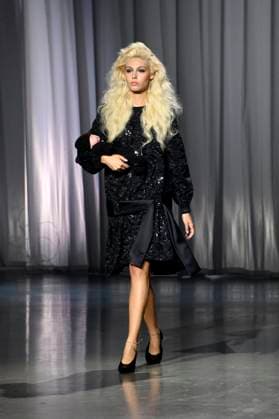 Model at the Kilian Kerner Fashion Show at the Berlin Fashion Week S S 2026 in the Uber Eats Music Hall Berlin, 02 07 2025 Foto:xN.xKubelkax xFuturexImagex kerner_5716