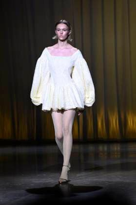 Model at the Danny Reinke Fashion Show at the Berlin Fashion Week S S 2026 in the Uber Eats Music Hall Berlin, 02 07 2025 Foto:xN.xKubelkax xFuturexImagex reinke_5738