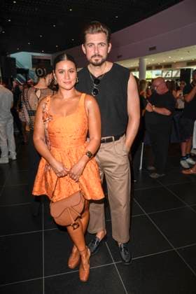 Steffi Brungs und Christian Wackert zu Gast auf der Fashion Show von Danny Reinke mit dem Titel The Hunt Spring Summer 2026 in der Uber Arena am 02.Juli 2025 in Berlin Berlin Deutschland *** Steffi Brungs and Christian Wackert as guests at the fashion show by Danny Reinke titled The Hunt Spring Summer 2026 at Uber Arena on July 02, 2025 in Berlin Berlin Germany