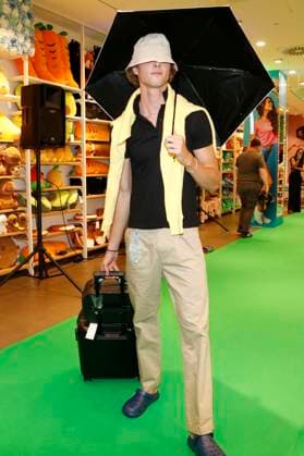 Moritz Rüdiger at the Walk of Mumuso as part of Berlin Fashion Week S S 2026 in the Mall of Berlin Berlin, 03 07 2025 Foto:xA.xBuggex xFuturexImagex mumuso_5715
