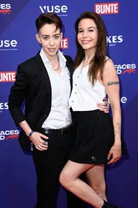 Laura Tashina with friend Alina at the Bunte New Faces Awards Style 2025 at the Telegraphenamt Berlin, 03 07 2025 Foto:xN.xKubelkax xFuturexImagex faces_5831