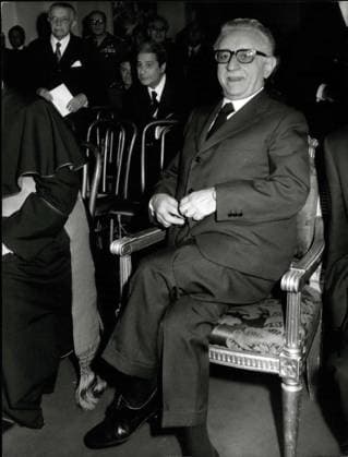 Italien San Marino 30. April 1962 - Rom, April 1976: Der Präsident der Republik Giovanni Leone bei einer Zeremonie zum Jahrestag der Staatsgründung. Präsident Leone steht im Zentrum heftiger Polemiken über den Lockheed-Skandal. *** Italy San Marino 30 April 1962 Rome, April 1976 the President the Republic Giovanni Leone at a Ceremony to Anniversary the Foundation of the state President Leone is at Centre more violent Polemics via the Lockheed Scandal  Copyright: xUnitedxArchivesx xkpaxKeystonex 19620430_baf_k09_001