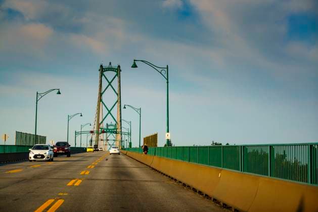 Lions Gate Bridge which connects Stanley Park with North Vancouver, British Columbia, Canada.  Copyright: xRobxCaseyx x CN02 RCA0064