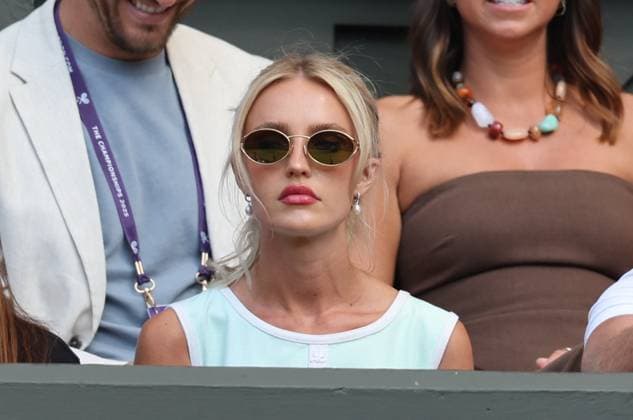 . 04 07 2025. London, United Kingdom. Morgan Riddle watching Taylor Fritz match on day five of the Wimbledon Tennis Championships in London.  xStephenxLockx xi-Imagesx IIM-26076-0044