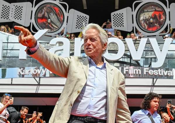 Bilder des Jahres 2025, Entertainment 07 Juli American actor Michael Douglas presents restored version of Milos Forman s One Flew Over the Cuckoo s Nest in Grand Hall of Thermal Hotel during the Karlovy Vary International Film Festival in Karlovy Vary, Czech Republic, July 5, 2025. (CTKxPhoto KaterinaxSulova) CTKPhotoP2025070502812  CTKPhotoP2025070502812