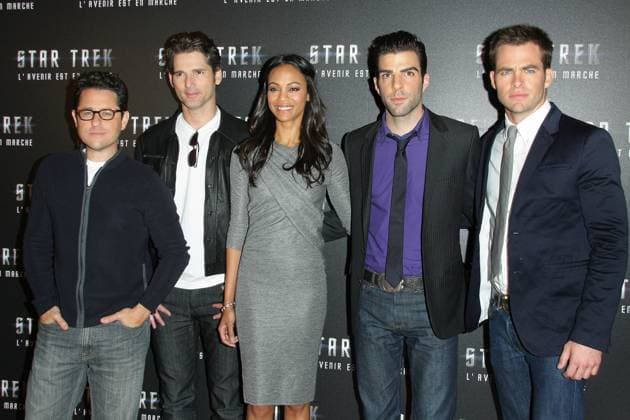 Director J.J. Abrams, Eric Bana, Zoe Saldana, Zachary Quinto and Chris Pine - PHOTOCALL DU FILM STAR TREK A L HOTEL PARK HYATT. LE 14 AVRIL 2009 PHOTOCALL OF THE MOVIE STAR TREK AT HOTEL PARK HYATT IN PARIS Paris France *** Director J J Abrams, Eric Bana, Zoe Saldana, Zachary Quinto and Chris Pine PHOTOCALL DU FILM STAR TREK A L HOTEL PARK HYATT LE 14 AVRIL 2009 PHOTOCALL OF THE MOVIE STAR TREK AT HOTEL PARK HYATT IN PARIS Paris France  Copyright: xJLPPAx xBestimagexJLPPAx xBestimagex