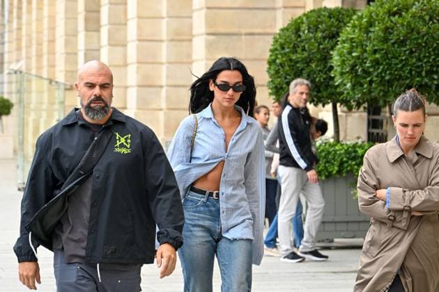 Dua Lipa leaves the Ritz Paris Hotel to attend the Schiaparelli fitting during Paris Fashion Week in Paris, France, on July 6, 2025 Yehiel Chekroune Bestimage Dua Lipa leaves the Ritz Paris Hotel to attend the Schiaparelli fitting during Paris Fashion Week in Paris, France, on July 6, 2025 Yehiel Chekroune Bestimage Paris France  Copyright: xYehielxChekrounex xBestimagexYehielxChekrounex xBestimagex