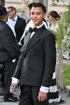 PFW Bal D Ete Outside Arrivals Guillaume Diop arriving at the Bal D Ete ahead of Haute Couture Fashion Week in Paris, France on July, 6, 2025. Photo by Julien Reynaud APS-Medias ABACAPRESS.COM Paris France  Copyright: xReynaudxJulien APS-Medias ABACAx