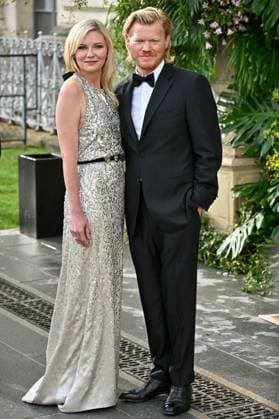 PFW Bal D Ete Outside Arrivals Kirsten Dunst, Jesse Plemons arriving at the Bal D Ete ahead of Haute Couture Fashion Week in Paris, France on July, 6, 2025. Photo by Julien Reynaud APS-Medias ABACAPRESS.COM Paris France  Copyright: xReynaudxJulien APS-Medias ABACAx