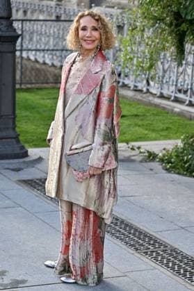 PFW Bal D Ete Outside Arrivals Marisa Berenson arriving at the Bal D Ete ahead of Haute Couture Fashion Week in Paris, France on July, 6, 2025. Photo by Julien Reynaud APS-Medias ABACAPRESS.COM Paris France  Copyright: xReynaudxJulien APS-Medias ABACAx