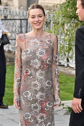 PFW Bal D Ete Outside Arrivals Camille Rowe arriving at the Bal D Ete ahead of Haute Couture Fashion Week in Paris, France on July, 6, 2025. Photo by Julien Reynaud APS-Medias ABACAPRESS.COM Paris France  Copyright: xReynaudxJulien APS-Medias ABACAx