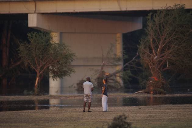 News Themen der Woche KW27 News Bilder des Tages Flash floods kill 67 in US state of Texas KERRVILLE, TEXAS - JULY 6: Kerrville residents document the aftermath of deadly flooding at Louise Hays Park near the Guadalupe River in Kerrville, Texas on July 6, 2025. Jorge Salgado Anadolu Texas United States. Editorial use only. Please get in touch for any other usage.  Copyright: x2025xAnadoluxJorgexSalgadox