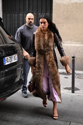 Dua Lipa arrives at the Dojo restaurant in Paris on 6 July 2025 Yehiel Chekroune Bestimage Dua Lipa arrives at the Dojo restaurant in Paris on 6 July 2025 Paris France  Copyright: xYehielxChekrounex xBestimagexYehielxChekrounex xBestimagex