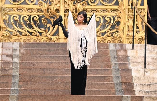 Cardi B leaves the Schiaparelli Haute Couture Fall Winter 2025 2026 Collection show during Paris Fashion Week PFW on July 7, 2025 Pierre Perusseau Bestimage Cardi B leaves the Schiaparelli Haute Couture Fall Winter 2025 2026 Collection show during Paris Fashion Week PFW on July 7, 2025 Paris France  Copyright: xPierrexPerusseaux xBestimagexPierrexPerusseaux xBestimagex