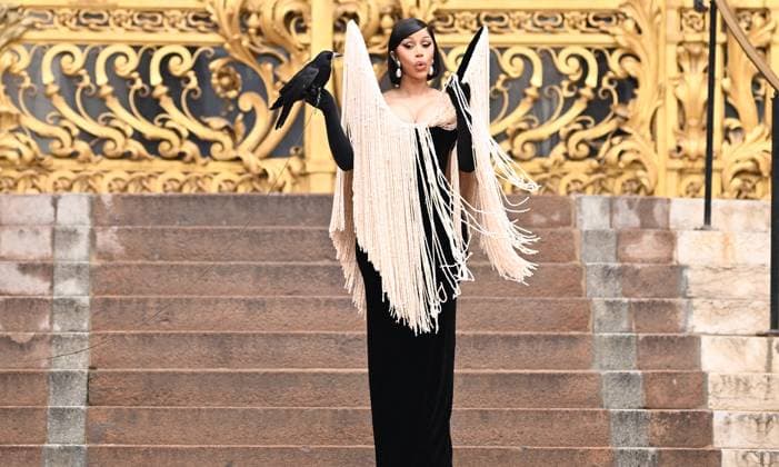 Cardi B leaves the Schiaparelli Haute Couture Fall Winter 2025 2026 Collection show during Paris Fashion Week PFW on July 7, 2025 Pierre Perusseau Bestimage Cardi B leaves the Schiaparelli Haute Couture Fall Winter 2025 2026 Collection show during Paris Fashion Week PFW on July 7, 2025 Paris France  Copyright: xPierrexPerusseaux xBestimagexPierrexPerusseaux xBestimagex