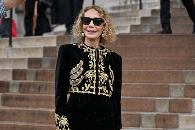 PFW Schiaparelli Outside Arrivals Marisa Berenson arriving at the Schiaparelli show as part of Haute Couture Fashion Week in Paris, France on July, 7, 2025. Photo by Julien Reynaud APS-Medias ABACAPRESS.COM Paris France  Copyright: xReynaudxJulien APS-Medias ABACAx