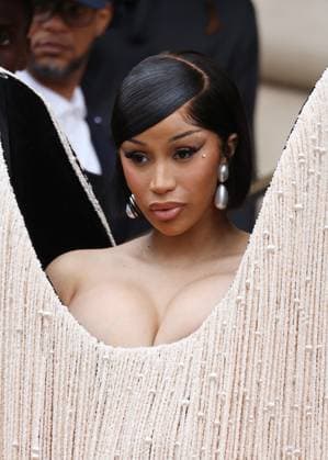 Cardi B Celebrities at Schiaparelli Haute Couture Fall Winter 2025 2026 Collection fashion show, during Paris Fashion Week on july 7th 2025 Denis Guignebourg Bestimage Celebrities at Schiaparelli Haute Couture Fall Winter 2025 2026 Collection fashion show, during Paris Fashion Week on july 7th 2025 Paris France  Copyright: xDenisxGuignebourgx xBestimagexDenisxGuignebourgx xBestimagex