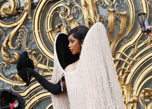 Cardi B Celebrities at Schiaparelli Haute Couture Fall Winter 2025 2026 Collection fashion show, during Paris Fashion Week on july 7th 2025 Denis Guignebourg Bestimage Celebrities at Schiaparelli Haute Couture Fall Winter 2025 2026 Collection fashion show, during Paris Fashion Week on july 7th 2025 Paris France  Copyright: xDenisxGuignebourgx xBestimagexDenisxGuignebourgx xBestimagex