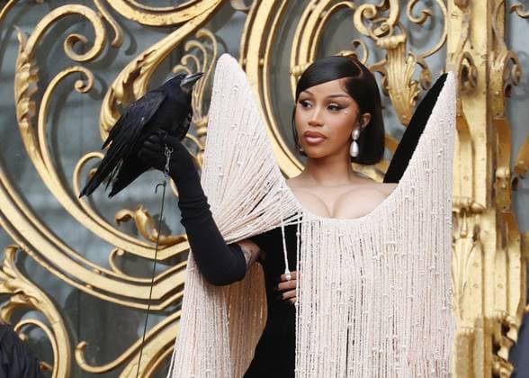 Cardi B Celebrities at Schiaparelli Haute Couture Fall Winter 2025 2026 Collection fashion show, during Paris Fashion Week on july 7th 2025 Denis Guignebourg Bestimage Celebrities at Schiaparelli Haute Couture Fall Winter 2025 2026 Collection fashion show, during Paris Fashion Week on july 7th 2025 Paris France  Copyright: xDenisxGuignebourgx xBestimagexDenisxGuignebourgx xBestimagex