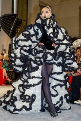 Runway Schiaparelli Haute Couture Fall Winter 2025 2026 Collection show during Paris Fashion Week PFW , in Paris, France, on July 7, 2025 Runway Schiaparelli Haute Couture Fall Winter 2025 2026 Collection show during Paris Fashion Week PFW , in Paris, France, on July 7, 2025 Paris  Copyright: xAgencex xBestimagexAgencex xBestimagex