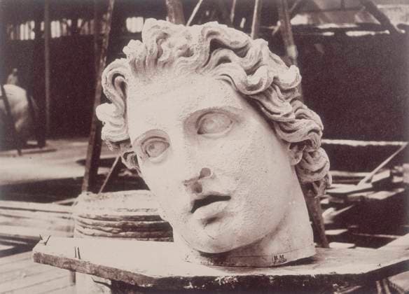 RECORD DATE NOT STATED Head from one of the Colossi of Monte Cavallo, Rome, by Phidias, Crystal Palace, 1852-1854. Designed by Sir Joseph Paxton to house the Great Exhibition of 1851 in Hyde Park, the Crystal Palace was reconstructed and enlarged in Sydenham in 1852. The first column was raised on 5 August 1852 and the palace was opened by Queen Victoria on 10 June 1854. Many exhibitions and events were subsequently held at the Crystal Palace until it burnt down on 30 November 1936. The park contained a motor racing circuit from 1937 until 1972 and the famous athletics track dates back to the foundation of the Crystal Palace Athletics Club in 1868. Plate 54 from Photographic Views of the Progress of the Crystal Palace, Sydenham. Taken during the progress of the w  Copyright:HeritagexArt HeritagexImagesxPhilipxHenryxDelamottex IMAGO