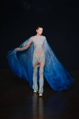 Stella Maxwell Défilé Iris Van Herpen Collection Haute Couture Automne Hiver 2025 2026 lors de la Fashion Week de Paris PFW , à Paris, France, le 7 juillet 2025 Runway during the Iris Van Herpen Haute Couture Fall Winter 2025 2026 fashion show as part of Paris Fashion Week on July 07, 2025 in Paris, France Paris France  Copyright: xAgencex xBestimagexAgencex xBestimagex