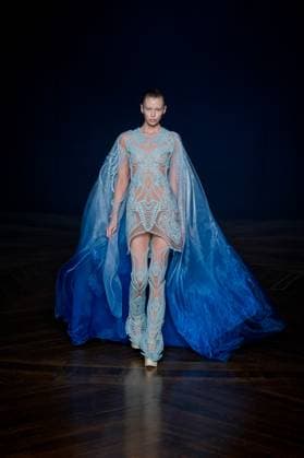 Stella Maxwell Défilé Iris Van Herpen Collection Haute Couture Automne Hiver 2025 2026 lors de la Fashion Week de Paris PFW , à Paris, France, le 7 juillet 2025 Runway during the Iris Van Herpen Haute Couture Fall Winter 2025 2026 fashion show as part of Paris Fashion Week on July 07, 2025 in Paris, France Paris France  Copyright: xAgencex xBestimagexAgencex xBestimagex