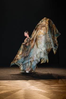 Tanya Dziahileva Défilé Iris Van Herpen Collection Haute Couture Automne Hiver 2025 2026 lors de la Fashion Week de Paris PFW , à Paris, France, le 7 juillet 2025 Runway during the Iris Van Herpen Haute Couture Fall Winter 2025 2026 fashion show as part of Paris Fashion Week on July 07, 2025 in Paris, France Paris France  Copyright: xAgencex xBestimagexAgencex xBestimagex