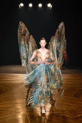 Tanya Dziahileva Défilé Iris Van Herpen Collection Haute Couture Automne Hiver 2025 2026 lors de la Fashion Week de Paris PFW , à Paris, France, le 7 juillet 2025 Runway during the Iris Van Herpen Haute Couture Fall Winter 2025 2026 fashion show as part of Paris Fashion Week on July 07, 2025 in Paris, France Paris France  Copyright: xAgencex xBestimagexAgencex xBestimagex