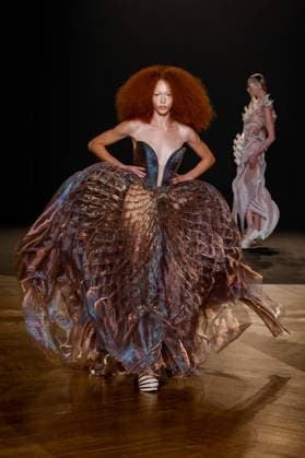 Défilé Iris Van Herpen Collection Haute Couture Automne Hiver 2025 2026 lors de la Fashion Week de Paris PFW , à Paris, France, le 7 juillet 2025 Runway during the Iris Van Herpen Haute Couture Fall Winter 2025 2026 fashion show as part of Paris Fashion Week on July 07, 2025 in Paris, France Paris France  Copyright: xAgencex xBestimagexAgencex xBestimagex
