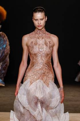 Défilé Iris Van Herpen Collection Haute Couture Automne Hiver 2025 2026 lors de la Fashion Week de Paris PFW , à Paris, France, le 7 juillet 2025 Runway during the Iris Van Herpen Haute Couture Fall Winter 2025 2026 fashion show as part of Paris Fashion Week on July 07, 2025 in Paris, France Paris France  Copyright: xAgencex xBestimagexAgencex xBestimagex