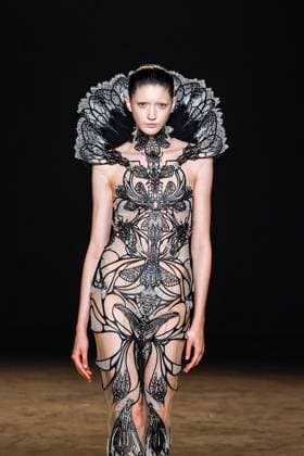 Défilé Iris Van Herpen Collection Haute Couture Automne Hiver 2025 2026 lors de la Fashion Week de Paris PFW , à Paris, France, le 7 juillet 2025 Runway during the Iris Van Herpen Haute Couture Fall Winter 2025 2026 fashion show as part of Paris Fashion Week on July 07, 2025 in Paris, France Paris France  Copyright: xAgencex xBestimagexAgencex xBestimagex