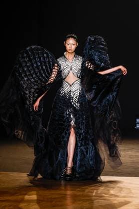 Défilé Iris Van Herpen Collection Haute Couture Automne Hiver 2025 2026 lors de la Fashion Week de Paris PFW , à Paris, France, le 7 juillet 2025 Runway during the Iris Van Herpen Haute Couture Fall Winter 2025 2026 fashion show as part of Paris Fashion Week on July 07, 2025 in Paris, France Paris France  Copyright: xAgencex xBestimagexAgencex xBestimagex
