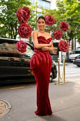 Cardi B rentre à lhôtel Fouquet s Paris après avoir assister au défilé Rahul Mishrai lors de la Fashion Week de Paris PFW , à Paris, France, le 7 juillet 2025 Yehiel Chekroune Bestimage Cardi B returns to the Fouquet s Hotel after attending the Rahul Mishrai show during Paris Fashion Week PFW , in Paris, France, on July 7, 2025 Yehiel Chekroune Bestimage Paris France  Copyright: xYehielxChekrounex xBestimagexYehielxChekrounex xBestimagex