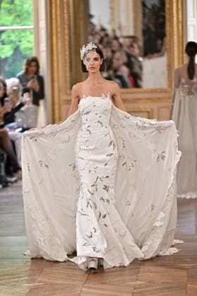 PFW Tony Ward Runway A model walks the runway at the Tony Ward show as part of Haute Couture Fashion Week in Paris, France on July, 7, 2025. Photo by Julien Reynaud APS-Medias ABACAPRESS.COM Paris France  Copyright: xReynaudxJulien APS-Medias ABACAx