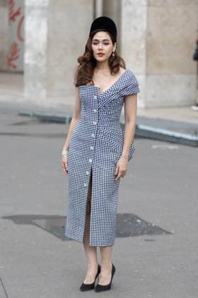 PFW Tamara Ralph Outside Arrivals NB Araya Hargate arriving at the Tamara Ralph show as part of Haute Couture Fashion Week on July 07, 2025 in Paris, France. Photo by Nasser Berzane ABACAPRESS.COM Paris France  Copyright: xBerzanexNasser ABACAx