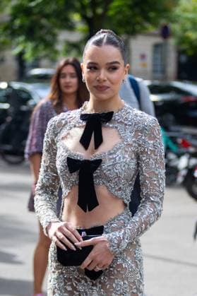 PFW Tamara Ralph Outside Arrivals NB Hailee Steinfeld arriving at the Tamara Ralph show as part of Haute Couture Fashion Week on July 07, 2025 in Paris, France. Photo by Nasser Berzane ABACAPRESS.COM Paris France  Copyright: xBerzanexNasser ABACAx