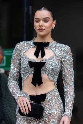 PFW Tamara Ralph Outside Arrivals NB Hailee Steinfeld arriving at the Tamara Ralph show as part of Haute Couture Fashion Week on July 07, 2025 in Paris, France. Photo by Nasser Berzane ABACAPRESS.COM Paris France  Copyright: xBerzanexNasser ABACAx