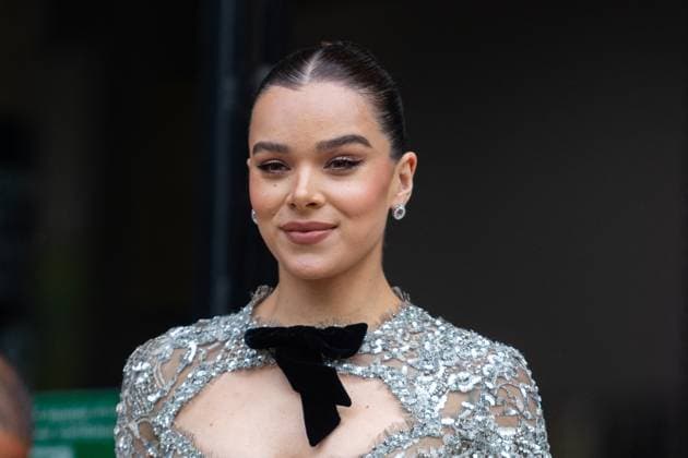 PFW Tamara Ralph Outside Arrivals NB Hailee Steinfeld arriving at the Tamara Ralph show as part of Haute Couture Fashion Week on July 07, 2025 in Paris, France. Photo by Nasser Berzane ABACAPRESS.COM Paris France  Copyright: xBerzanexNasser ABACAx