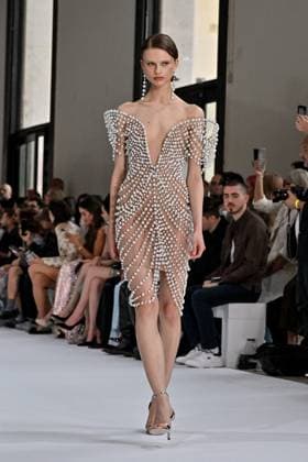 PFW Tamara Ralph Runway A model walks the runway at the Tamara Ralph show as part of Haute Couture Fashion Week in Paris, France on July, 7, 2025. Photo by Julien Reynaud APS-Medias ABACAPRESS.COM Paris France  Copyright: xReynaudxJulien APS-Medias ABACAx