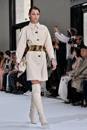 PFW Tamara Ralph Runway A model walks the runway at the Tamara Ralph show as part of Haute Couture Fashion Week in Paris, France on July, 7, 2025. Photo by Julien Reynaud APS-Medias ABACAPRESS.COM Paris France  Copyright: xReynaudxJulien APS-Medias ABACAx