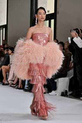 PFW Tamara Ralph Runway A model walks the runway at the Tamara Ralph show as part of Haute Couture Fashion Week in Paris, France on July, 7, 2025. Photo by Julien Reynaud APS-Medias ABACAPRESS.COM Paris France  Copyright: xReynaudxJulien APS-Medias ABACAx