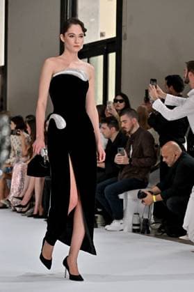 PFW Tamara Ralph Runway A model walks the runway at the Tamara Ralph show as part of Haute Couture Fashion Week in Paris, France on July, 7, 2025. Photo by Julien Reynaud APS-Medias ABACAPRESS.COM Paris France  Copyright: xReynaudxJulien APS-Medias ABACAx