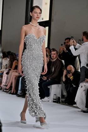 PFW Tamara Ralph Runway A model walks the runway at the Tamara Ralph show as part of Haute Couture Fashion Week in Paris, France on July, 7, 2025. Photo by Julien Reynaud APS-Medias ABACAPRESS.COM Paris France  Copyright: xReynaudxJulien APS-Medias ABACAx