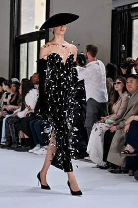 PFW Tamara Ralph Runway A model walks the runway at the Tamara Ralph show as part of Haute Couture Fashion Week in Paris, France on July, 7, 2025. Photo by Julien Reynaud APS-Medias ABACAPRESS.COM Paris France  Copyright: xReynaudxJulien APS-Medias ABACAx