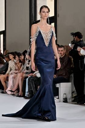 PFW Tamara Ralph Runway A model walks the runway at the Tamara Ralph show as part of Haute Couture Fashion Week in Paris, France on July, 7, 2025. Photo by Julien Reynaud APS-Medias ABACAPRESS.COM Paris France  Copyright: xReynaudxJulien APS-Medias ABACAx